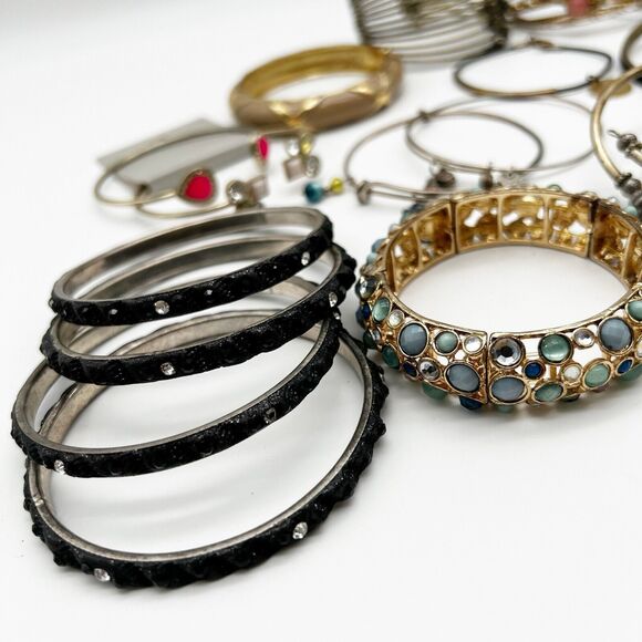 Lot Of Bangles Bracelets Watches Costume Jewelry Over 1 Lb Multi Styles Upcycle - Picture 7 of 12